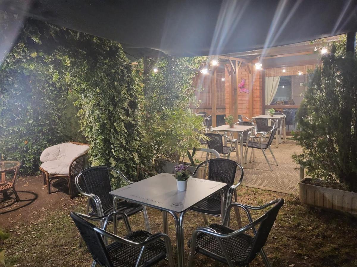 Alberg Restaurant Bellavista Santa Pau Exteriér fotografie
