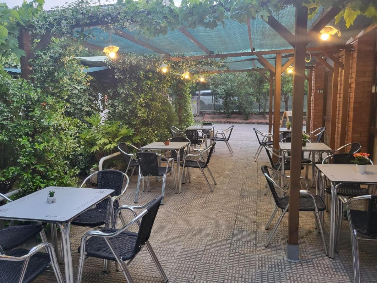 Alberg Restaurant Bellavista Santa Pau Exteriér fotografie